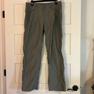 Women’s, North Face, size 10, hiking pants, olive green
